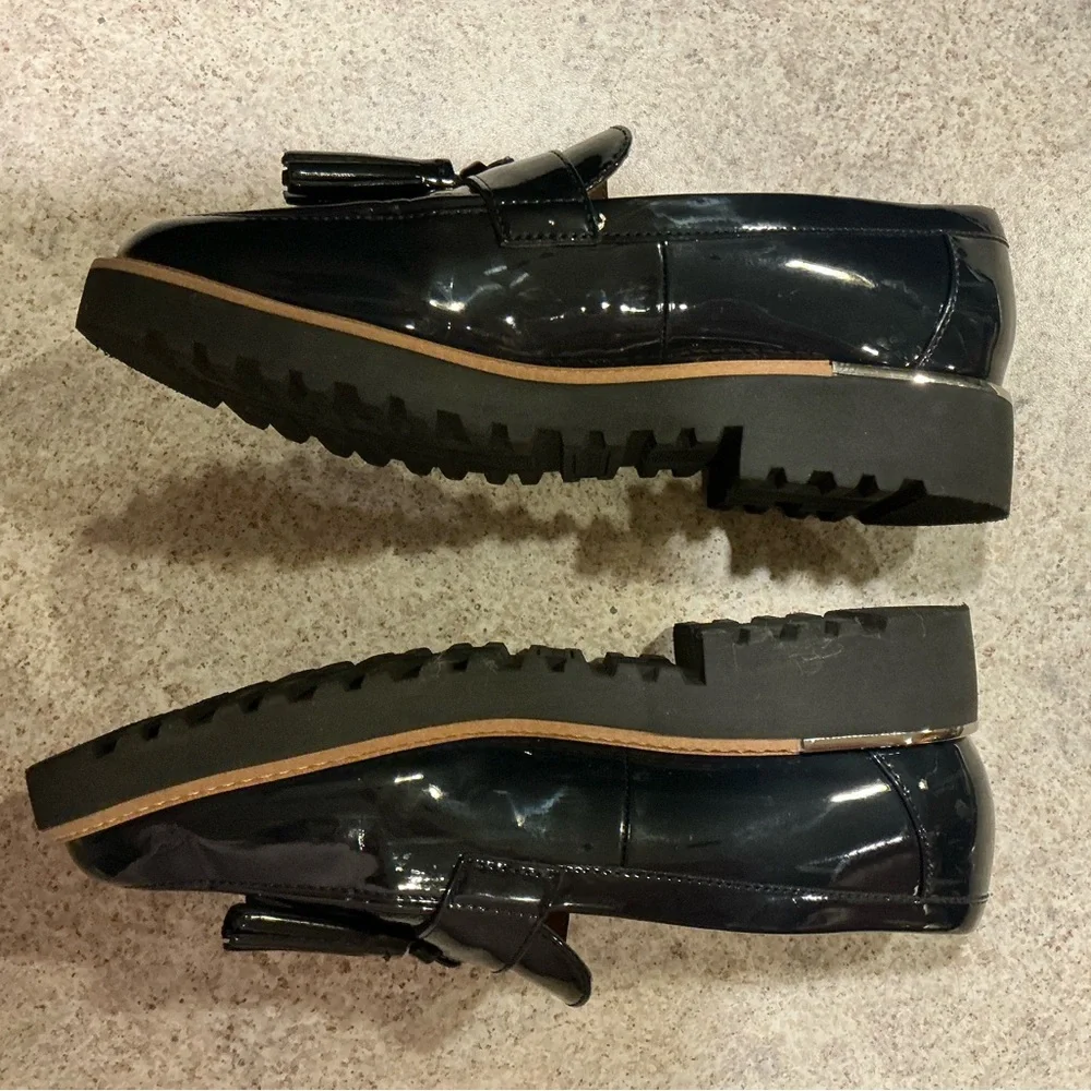 Franco Sarto Carolynn Career Navy Faux Patent Loafer Tassel Accent Preppy SZ 7W